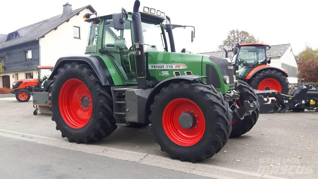 Fendt 718 Vario TMS Traktory