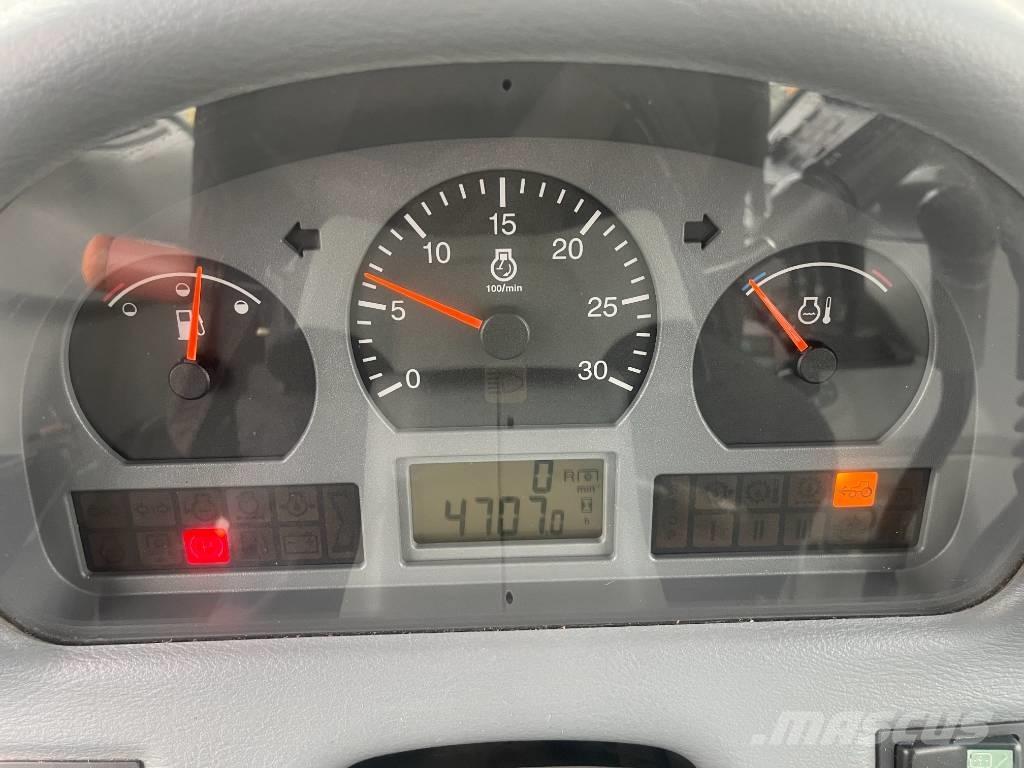 Valtra T 131 Traktory