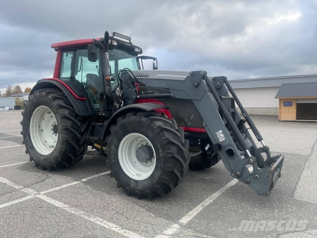 Valtra T 131 Traktory