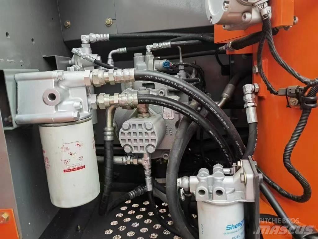 Hitachi 120 Pásová rýpadla