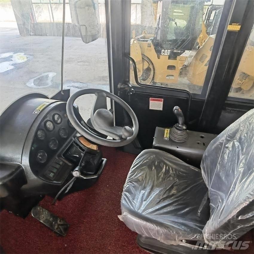 CAT 966H Kolové nakladače