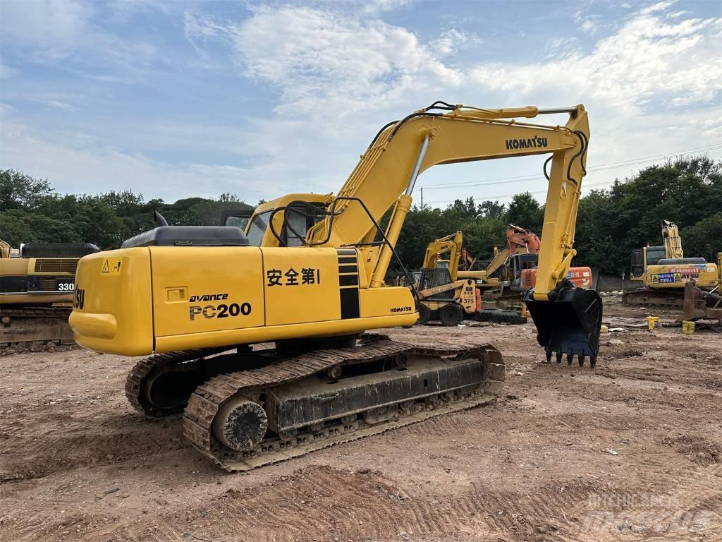 Komatsu PC 200 Pásová rýpadla