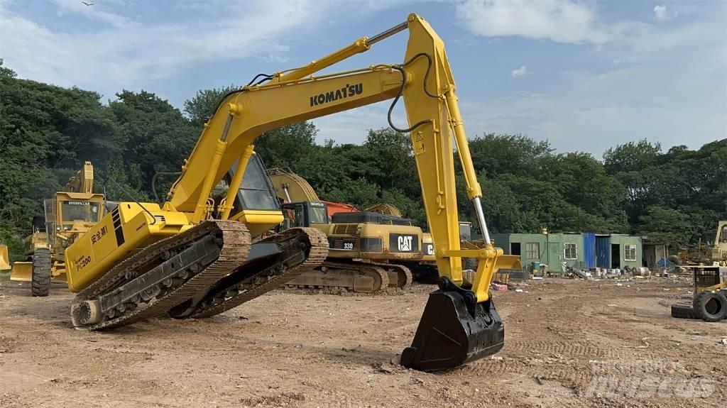 Komatsu PC 200 Pásová rýpadla