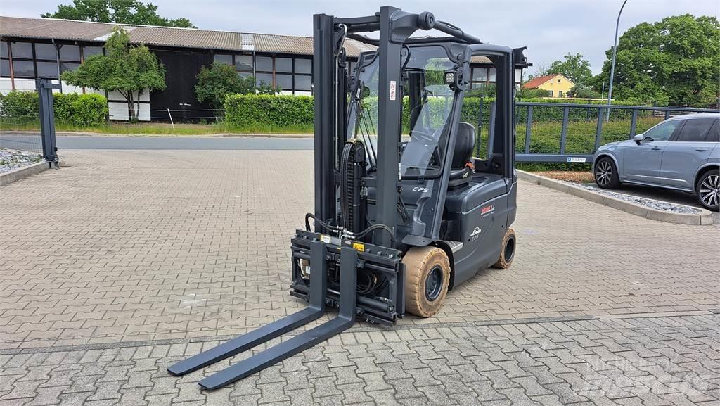 Linde E25-01 Akumulátorové vozíky