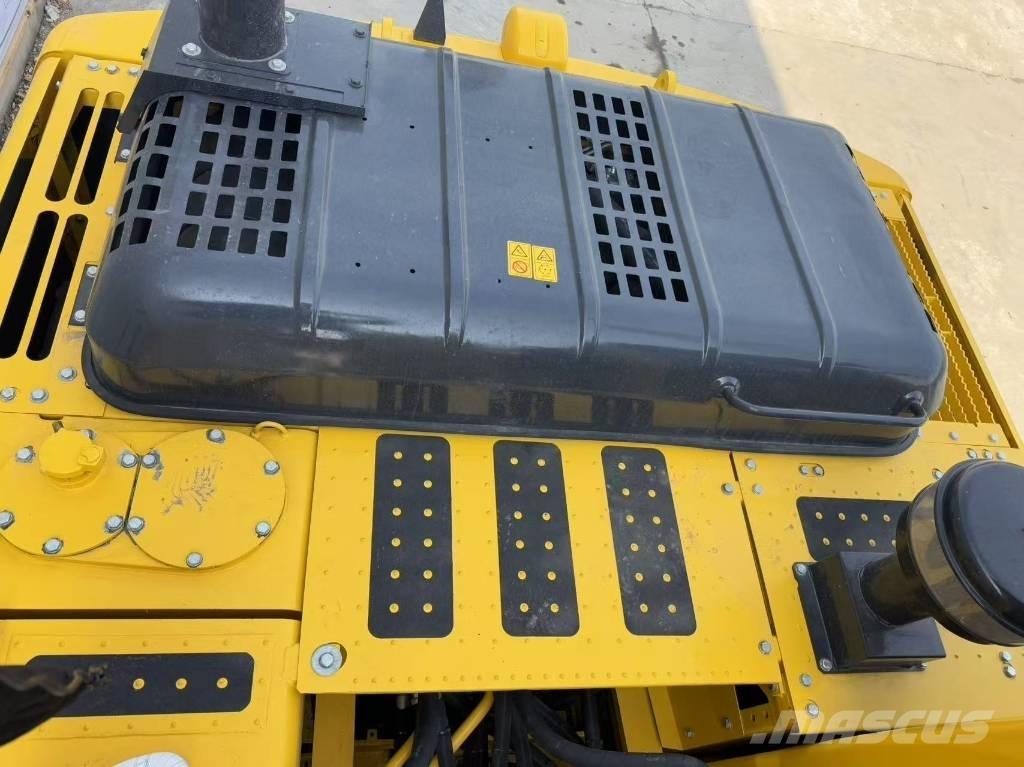 Komatsu PC 200-8N1 Pásová rýpadla
