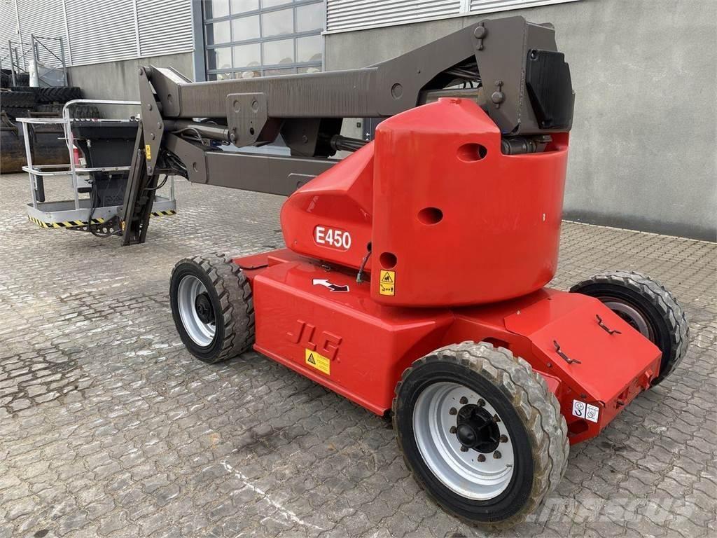 JLG E450AJ Kloubové plošiny