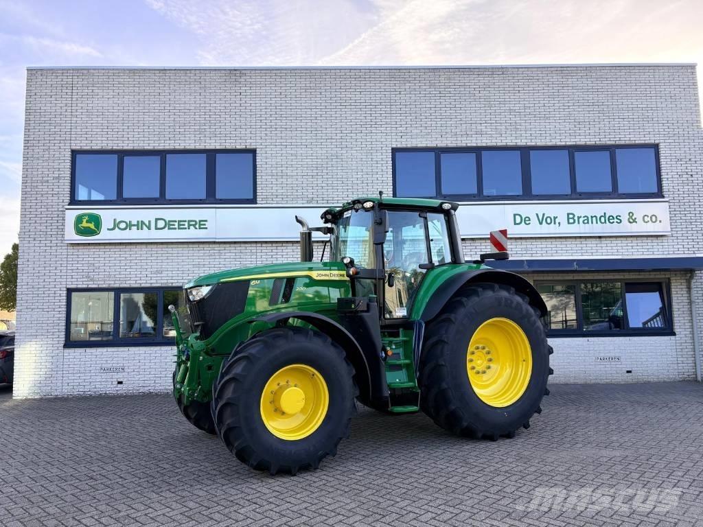 John Deere 6M200 Traktory