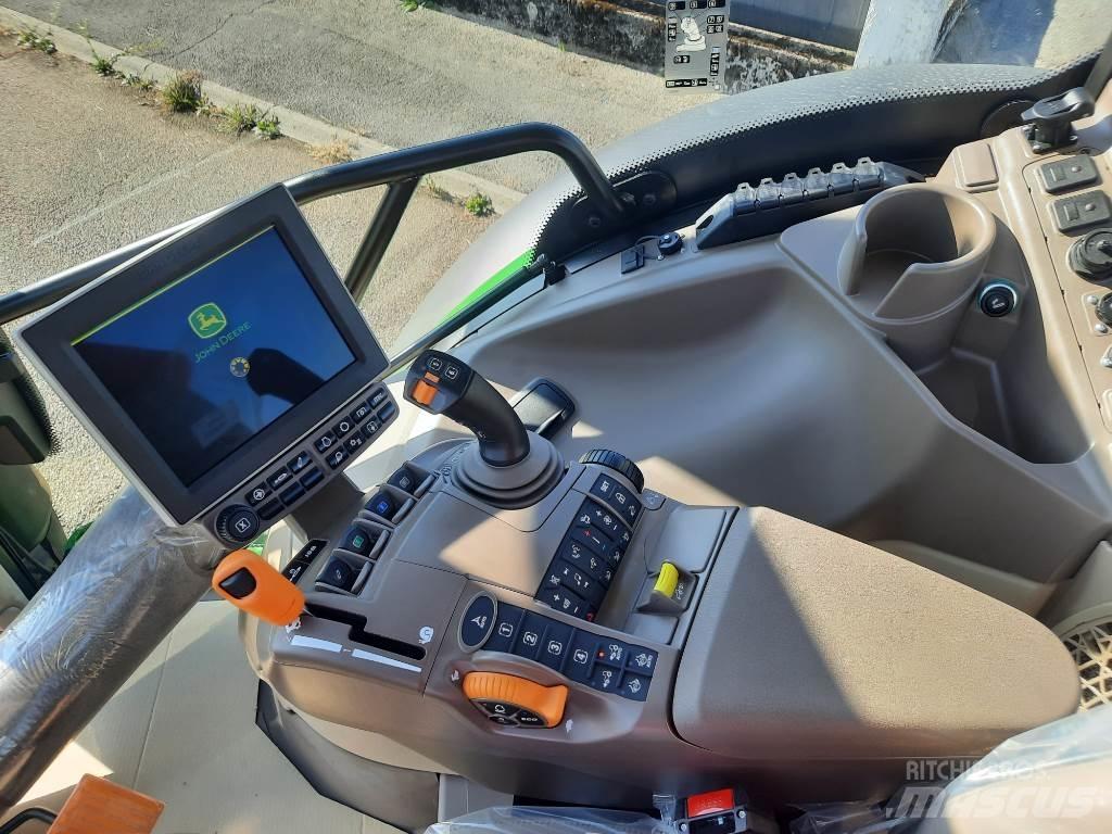 John Deere 6R130 Traktory