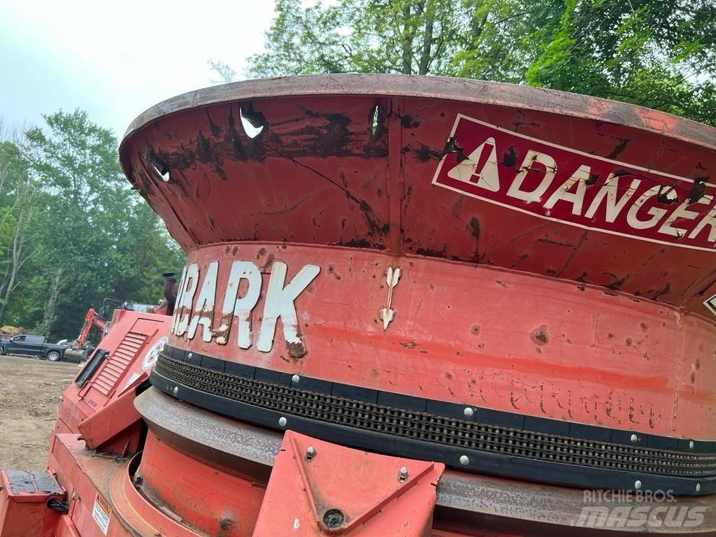 Morbark 950 Mlecí stroje
