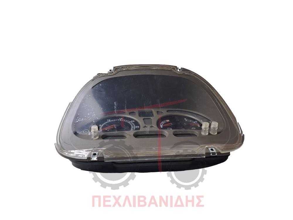 CASE maxxum Kabiny a interiér