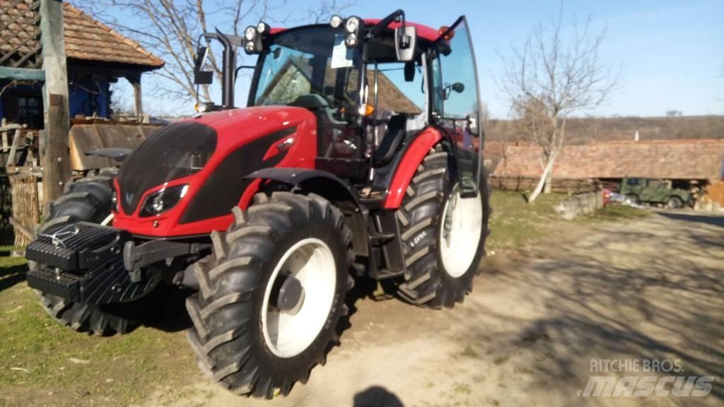 Valtra A 124 Traktory