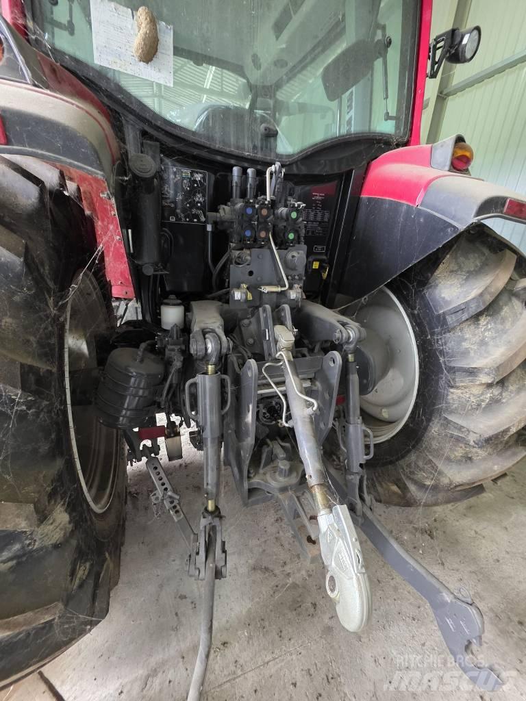 Valtra A 124 Traktory