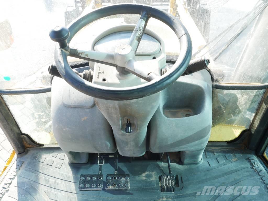 Komatsu WB 97 R-5 Rýpadlo-nakladače