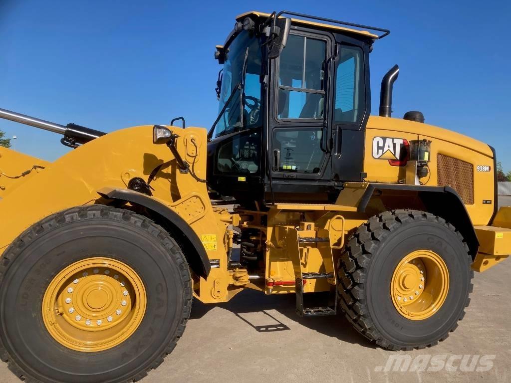 CAT 938M Kolové nakladače