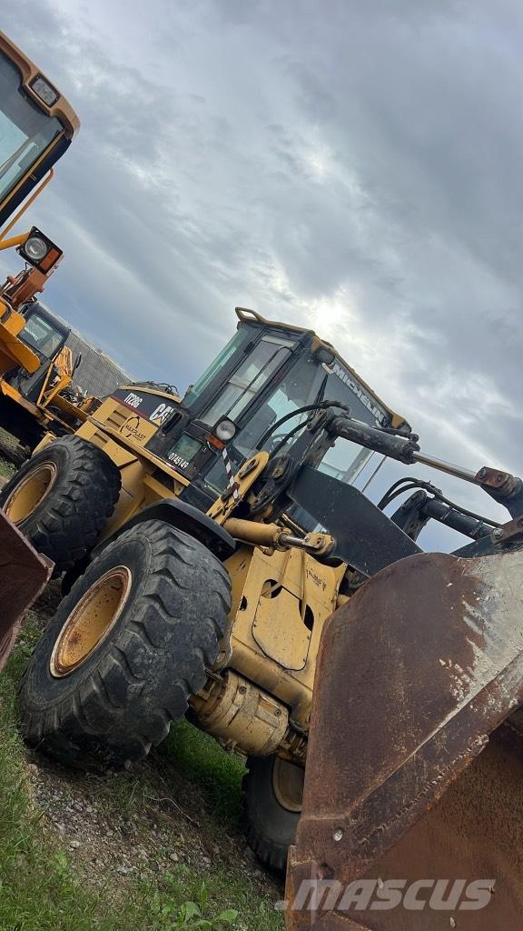 CAT IT 28 G Podvozky a zavěšení kol