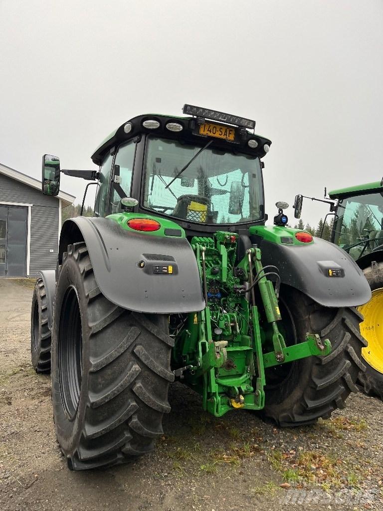 John Deere 6175 R Traktory
