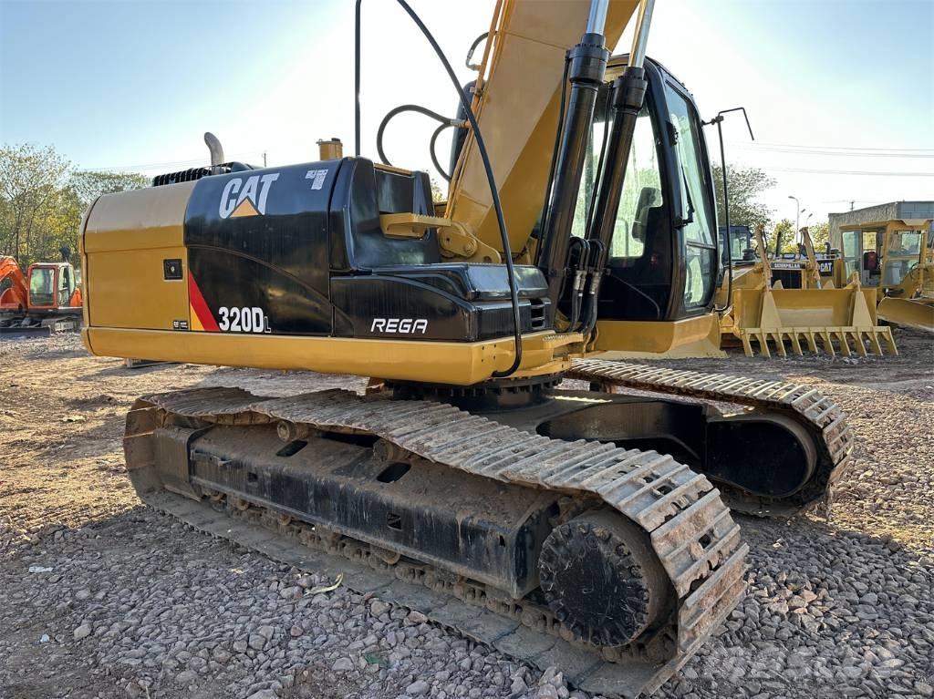 CAT 320DL Pásová rýpadla