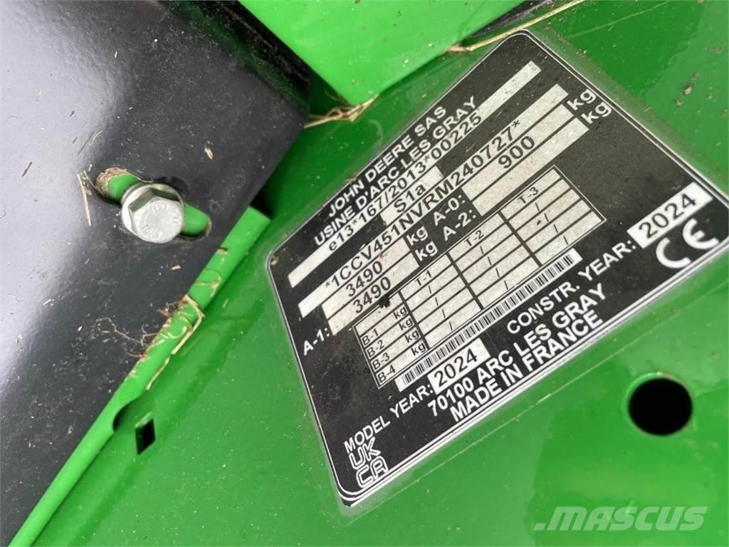John Deere V451M Lis na válcové balíky