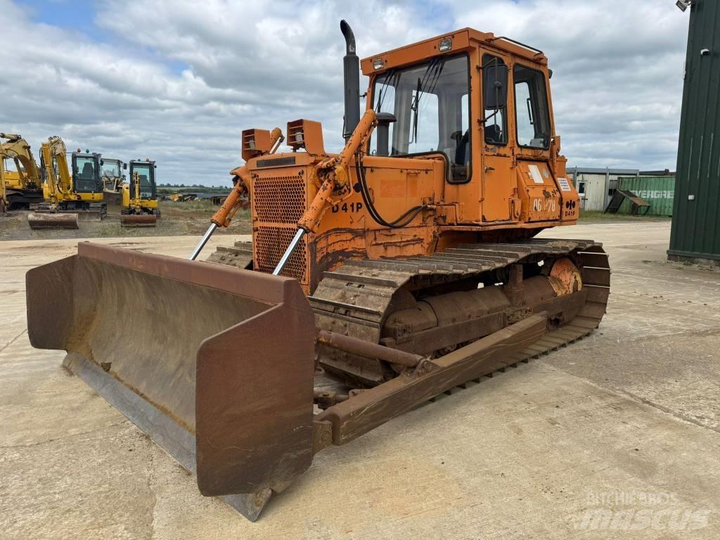 Komatsu D 41 P-3 Pásové dozery