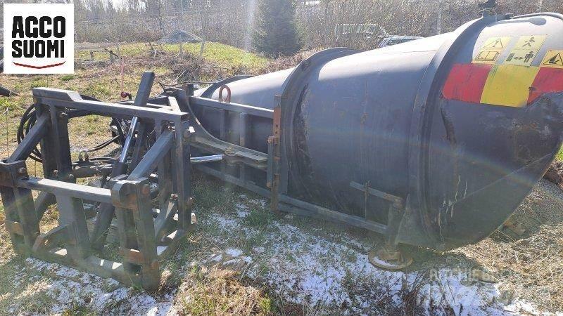 AM ALUEAURA 300 Sněžné pluhy, přední sněhové radlice