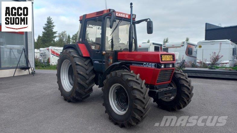 Case IH 845 XL Traktory