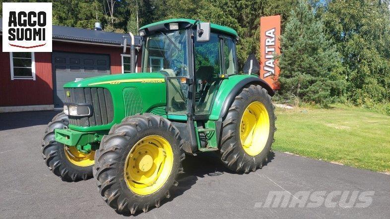 John Deere 6220 SE Traktory