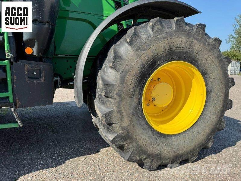 John Deere 6250 R Traktory
