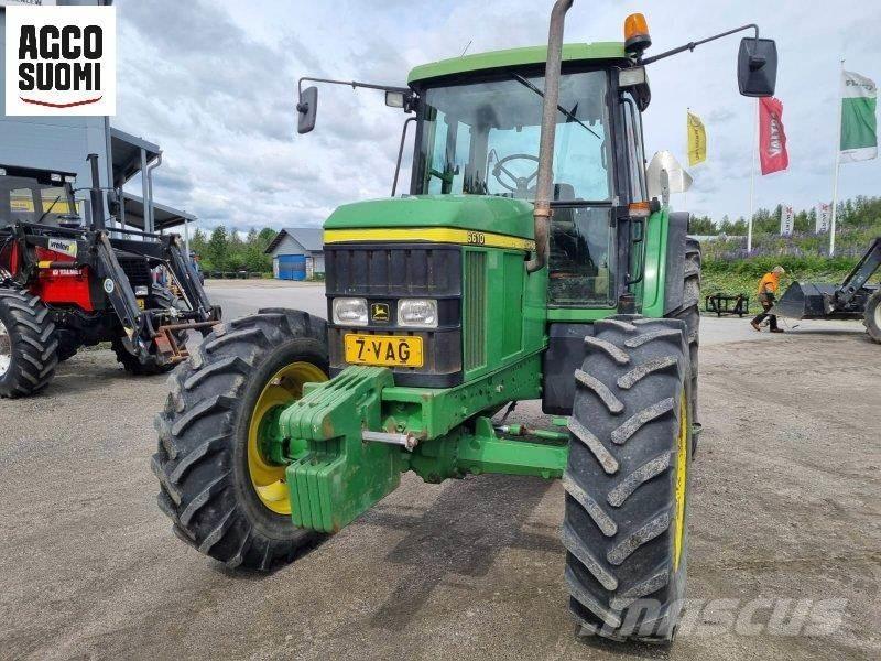 John Deere 6610 Traktory