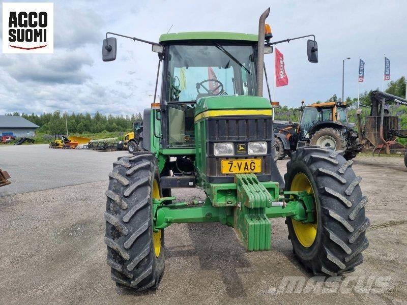 John Deere 6610 Traktory