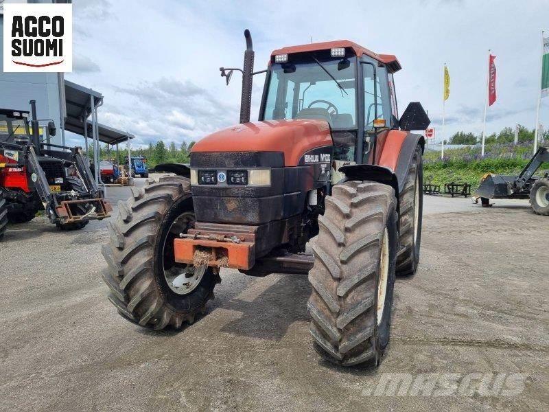 New Holland M100 Traktory