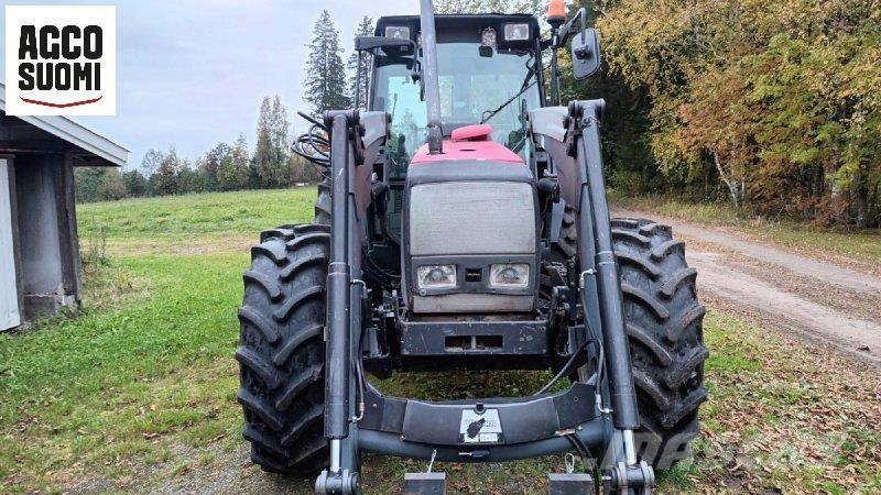 Valtra 6850 Traktory
