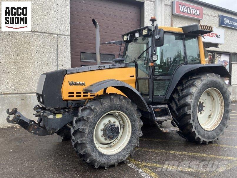 Valtra 8050 HITECH Traktory