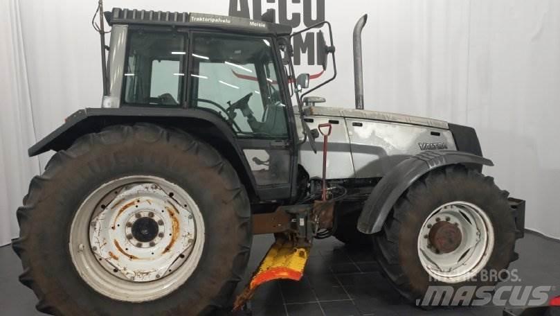 Valtra 8400 Traktory