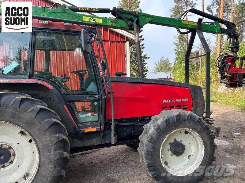 Valtra 8400 Traktory