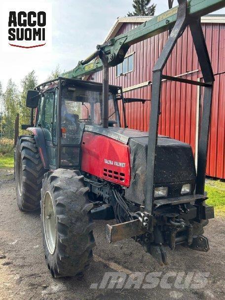 Valtra 8400 Traktory