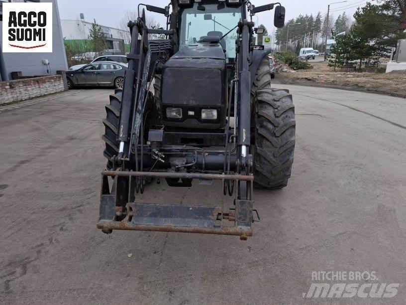 Valtra 8450 HITECH Traktory