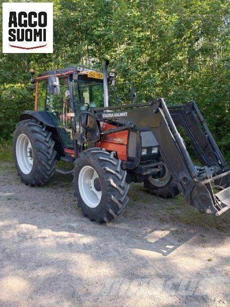 Valtra 900 Traktory