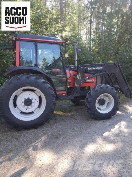 Valtra 900 Traktory