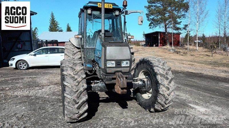 Valtra A85 Traktory