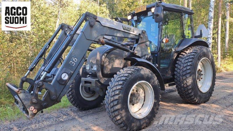 Valtra A93 Traktory
