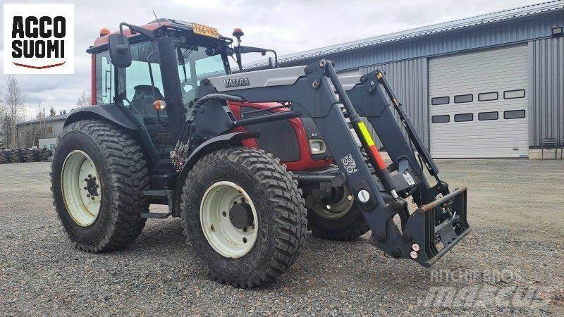 Valtra A93 HT Traktory