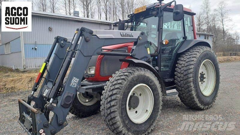 Valtra A93 HT Traktory