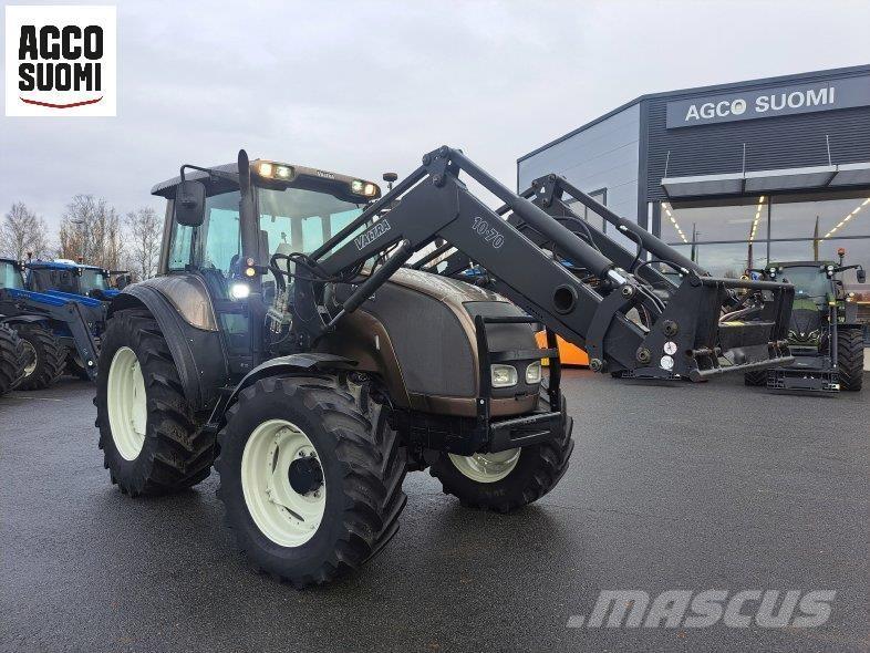 Valtra M120 Traktory