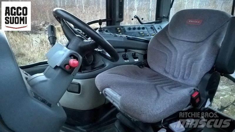 Valtra M130 Traktory