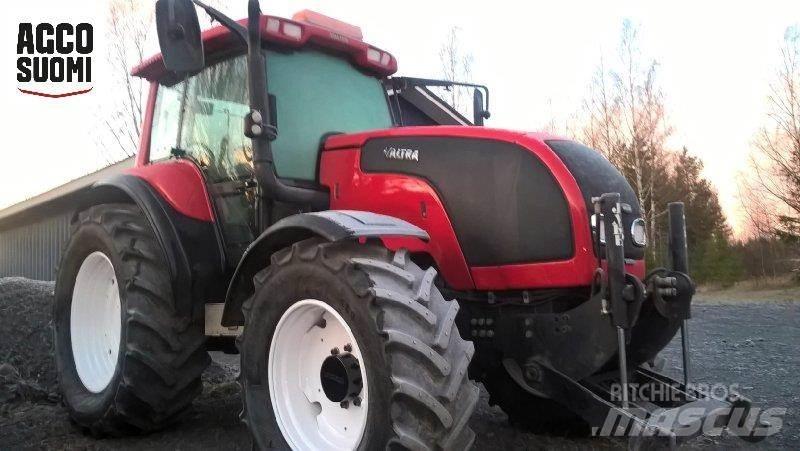 Valtra M130 Traktory