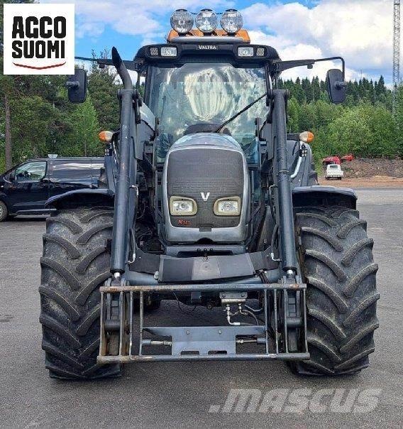 Valtra N141 A Traktory