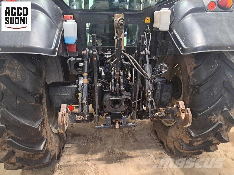 Valtra N141 HITECH Traktory