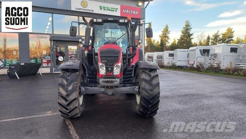 Valtra N143 DIRECT Traktory