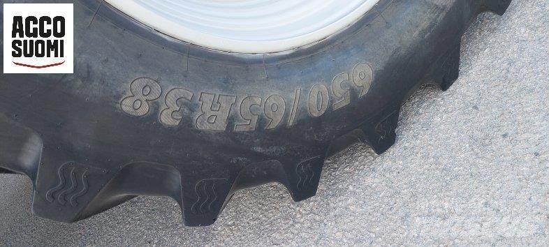 Valtra N163 VERSU Traktory
