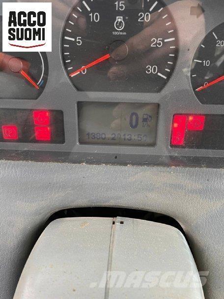 Valtra N163 VERSU Traktory